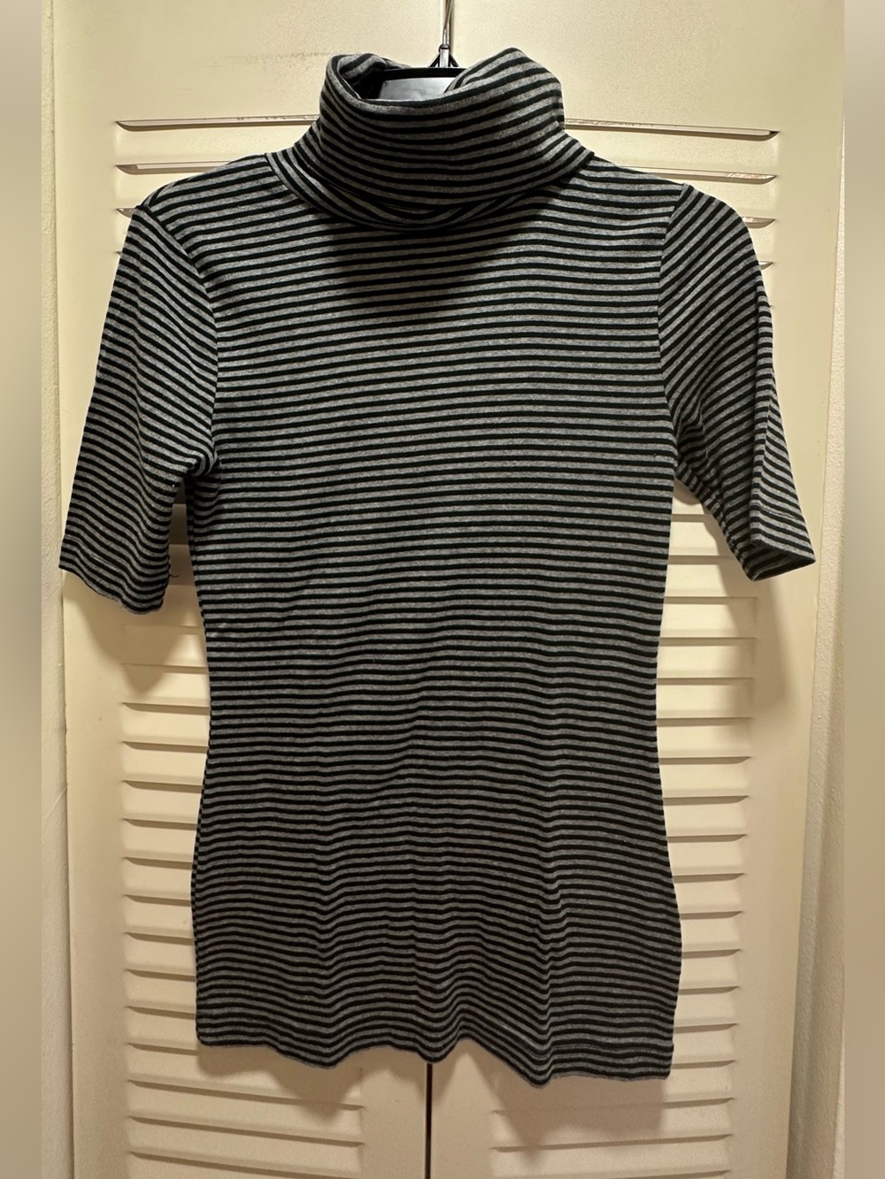 Mossimo Supply Co. Black & Gray Striped Short-Sleeve Turtleneck